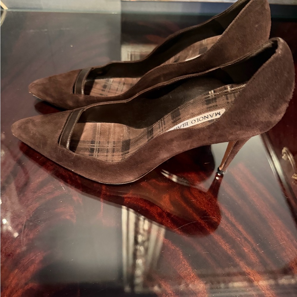 OPEN TO OFFERS. Manolo Blahnik Brown Suede Pointed-Toe Heels